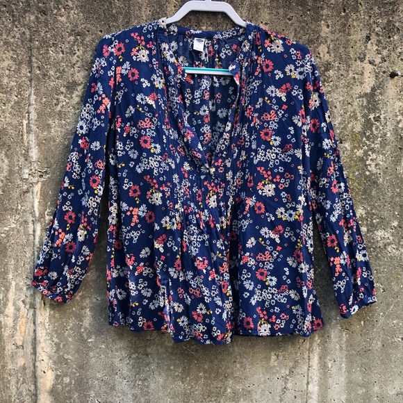 Old Navy Blue Floral Top - Picture 2 of 8